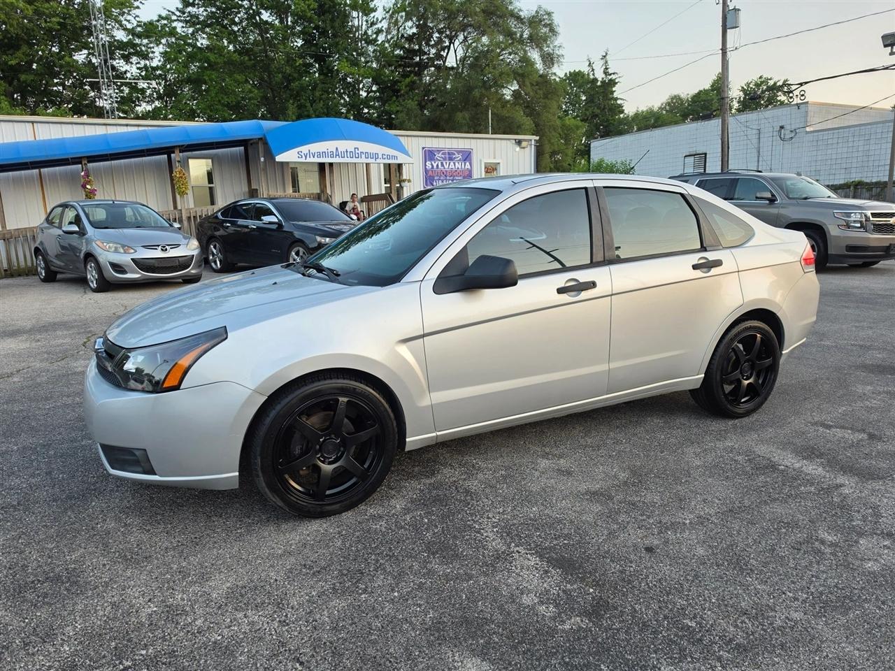 Ford Focus SE Sedan 2010