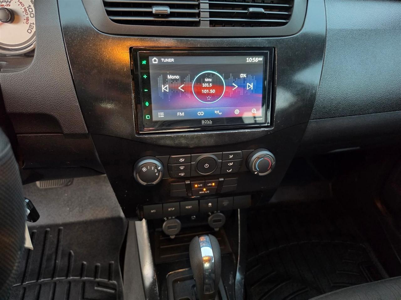 Ford Focus SE Sedan 2010