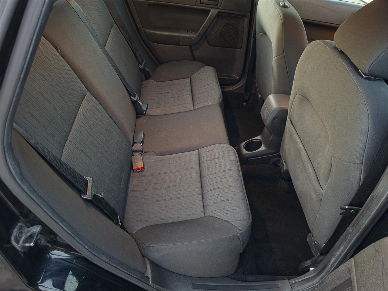 Ford Focus SE Sedan 2010