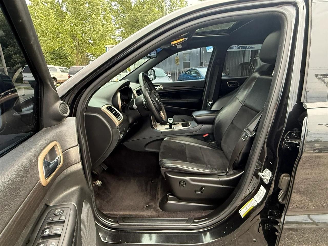 Jeep Grand Cherokee Laredo 4WD 2015