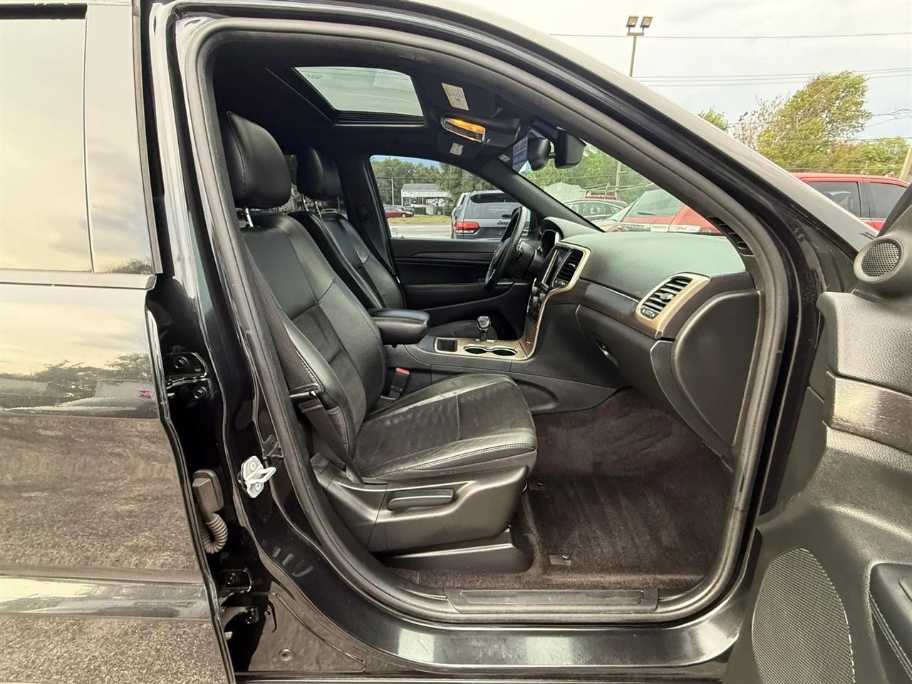 Jeep Grand Cherokee Laredo 4WD 2015