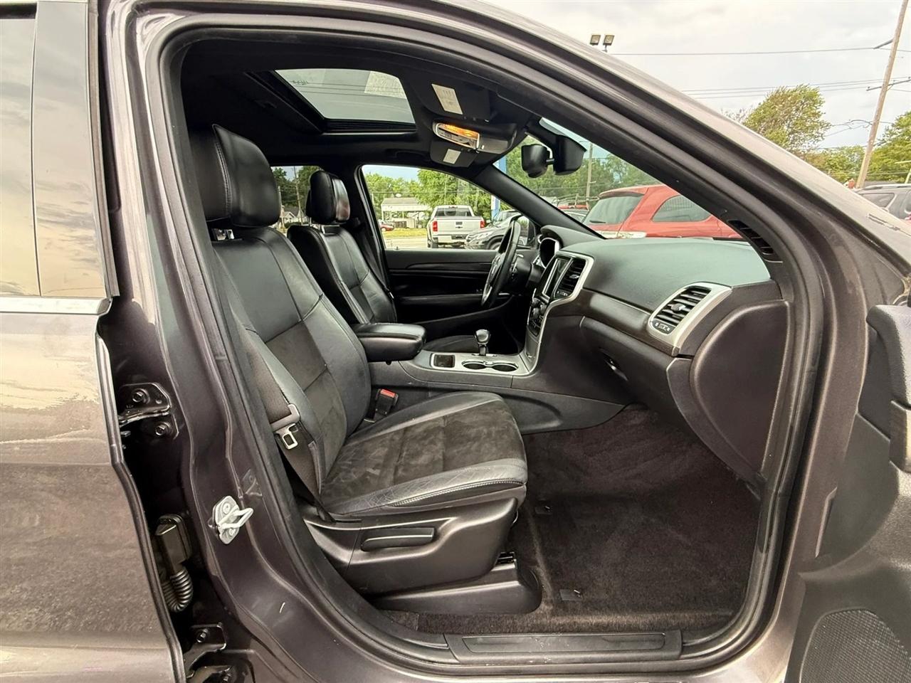 Jeep Grand Cherokee Laredo 2WD 2015