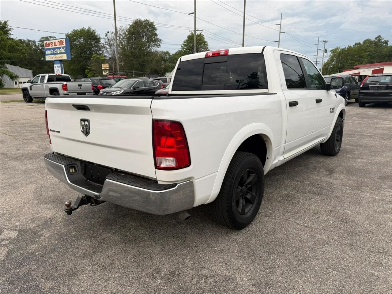 RAM 1500 SLT Crew Cab SWB 4WD 2016