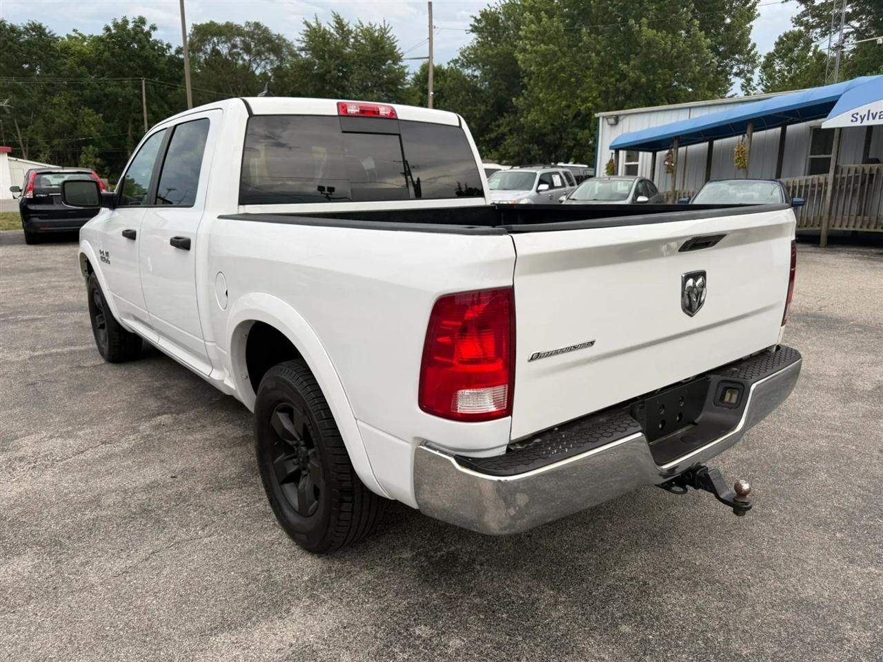 RAM 1500 SLT Crew Cab SWB 4WD 2016