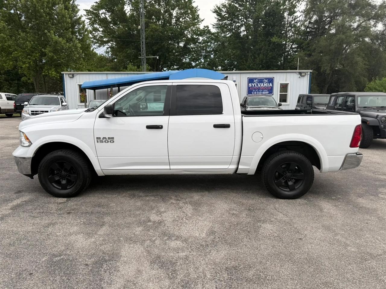 RAM 1500 SLT Crew Cab SWB 4WD 2016