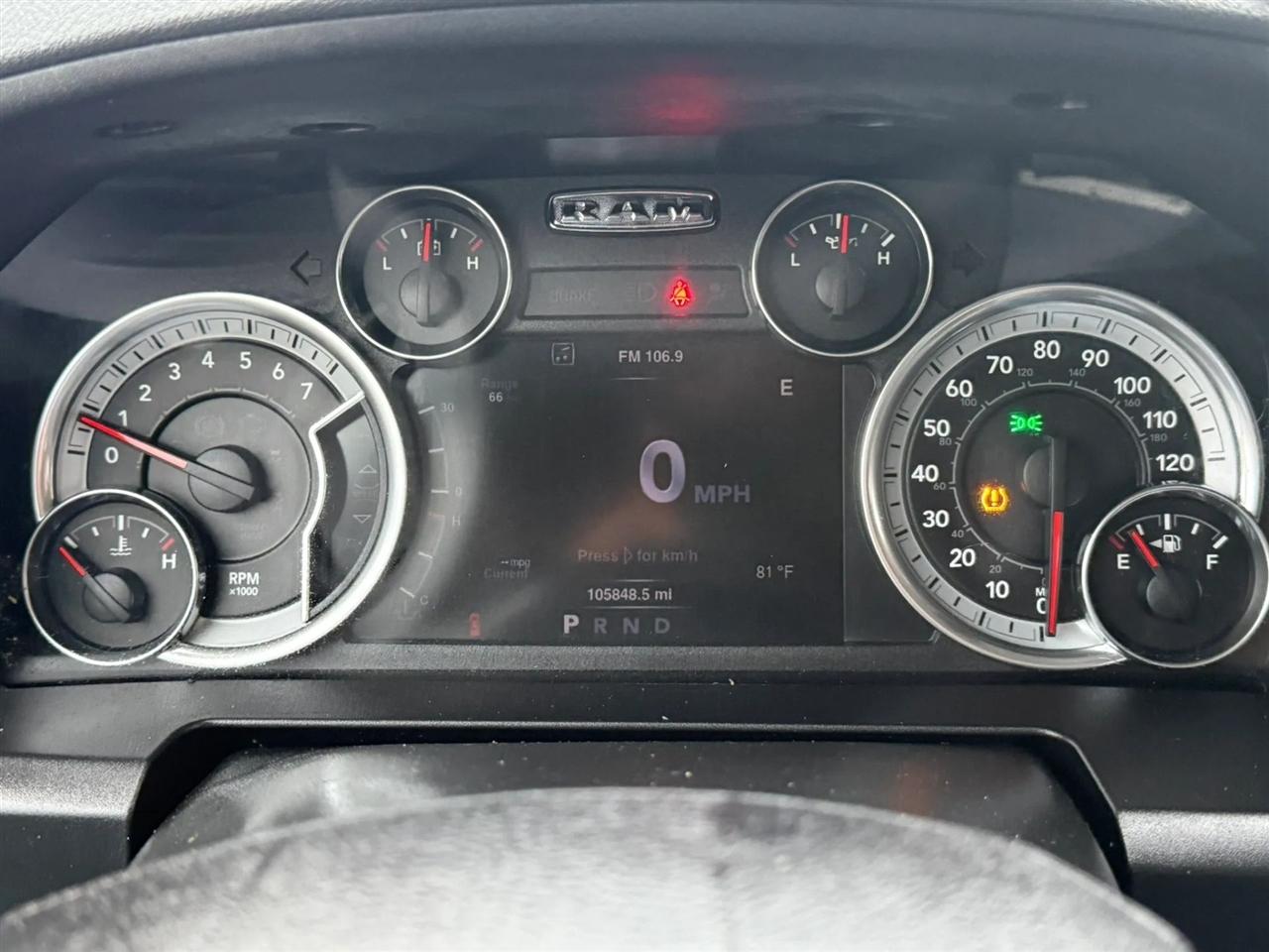 RAM 1500 SLT Crew Cab SWB 4WD 2016