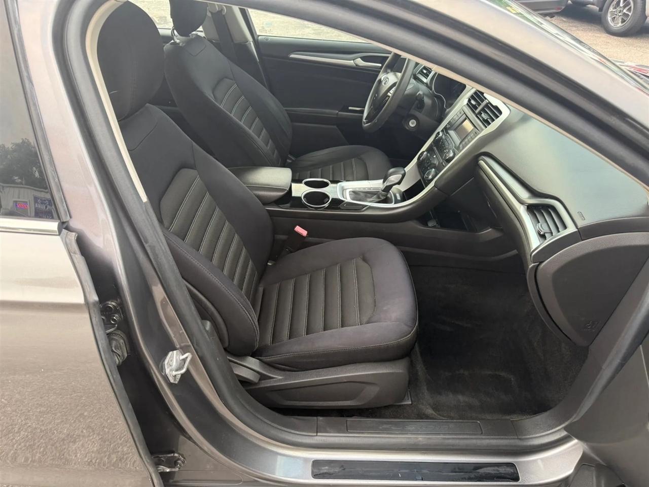 Ford Fusion SE 2014