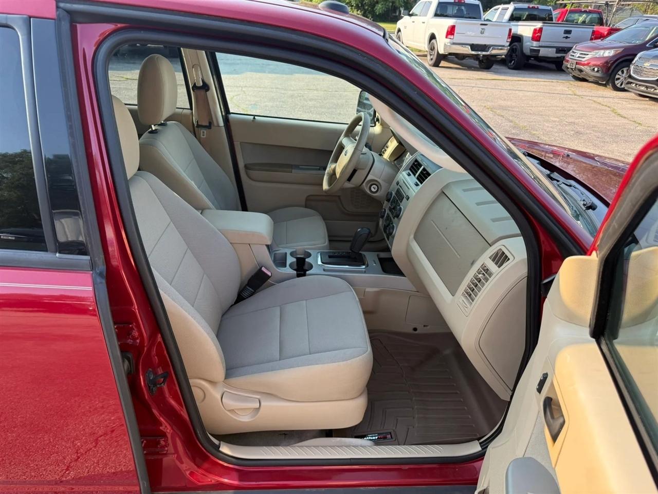 Ford Escape XLT FWD 2011