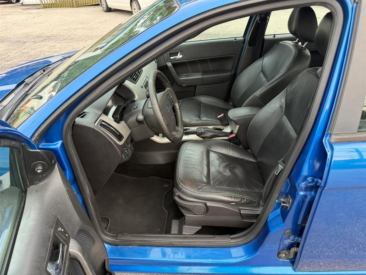 Ford Focus SES Sedan 2010