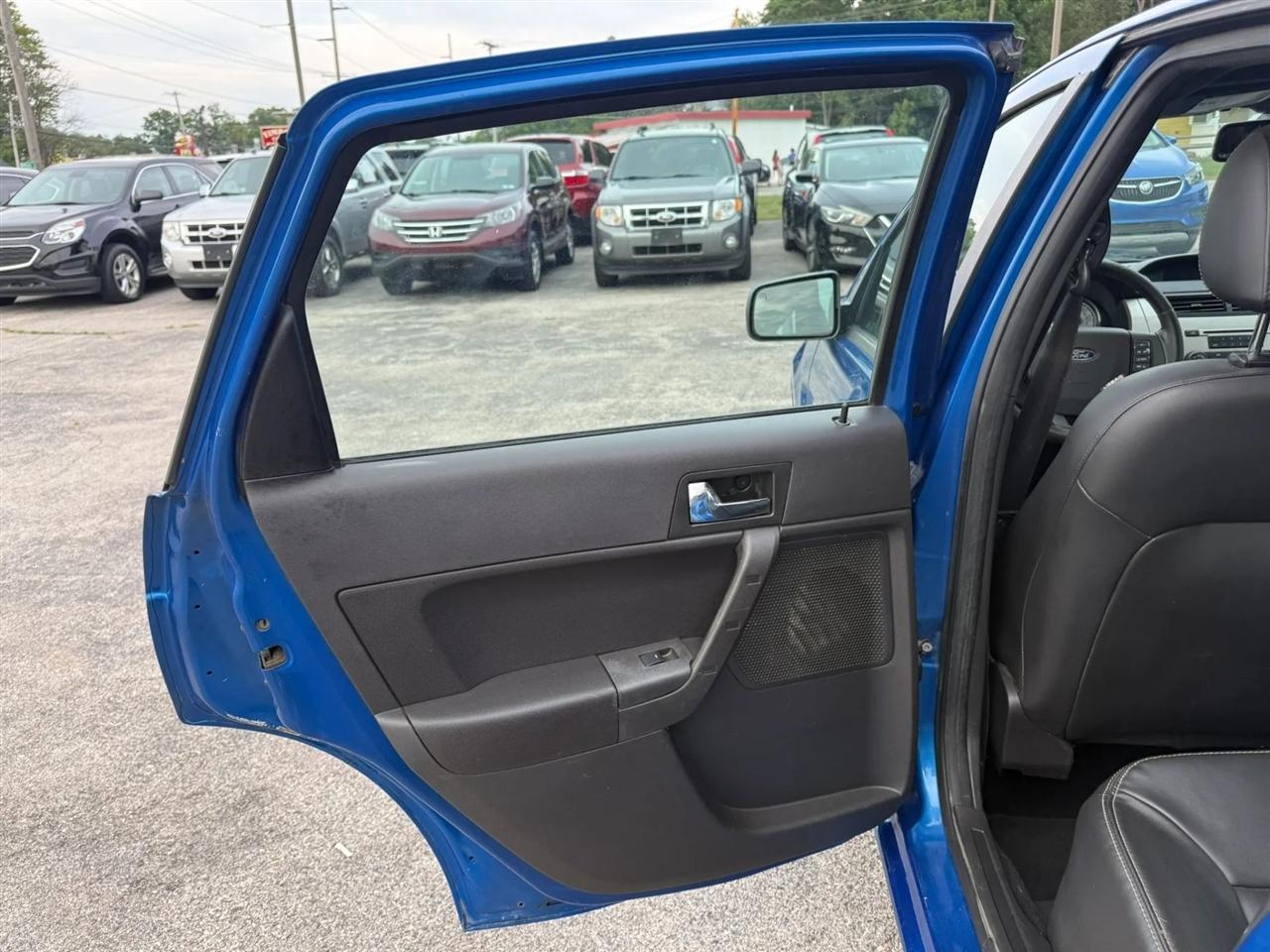 Ford Focus SES Sedan 2010