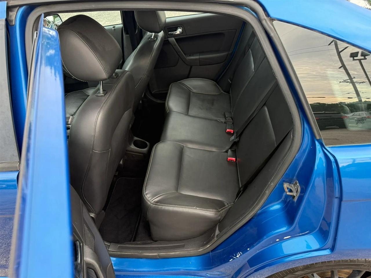 Ford Focus SES Sedan 2010