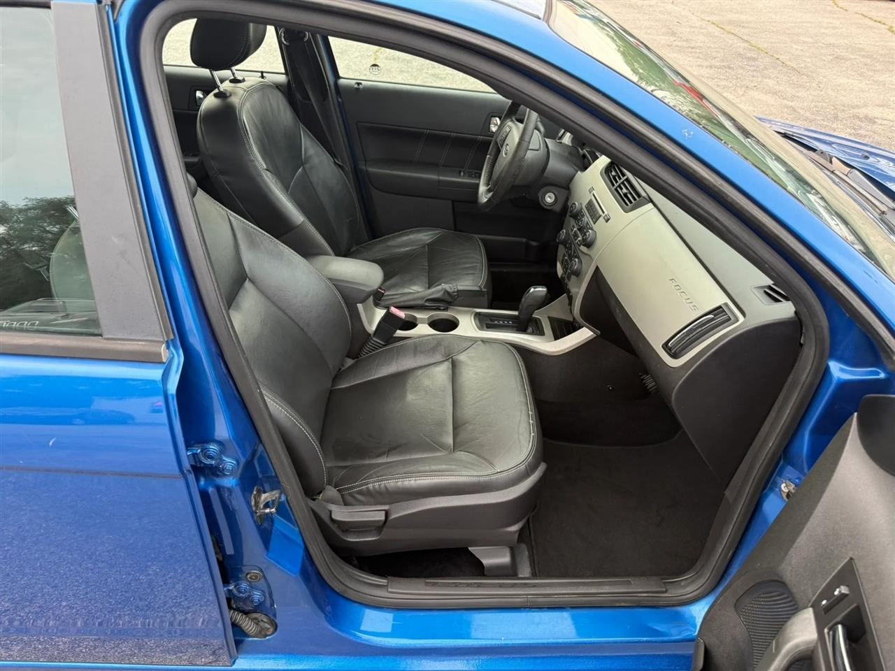Ford Focus SES Sedan 2010
