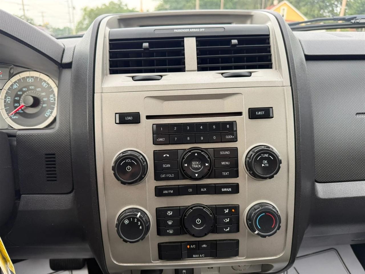Ford Escape XLT FWD 2010