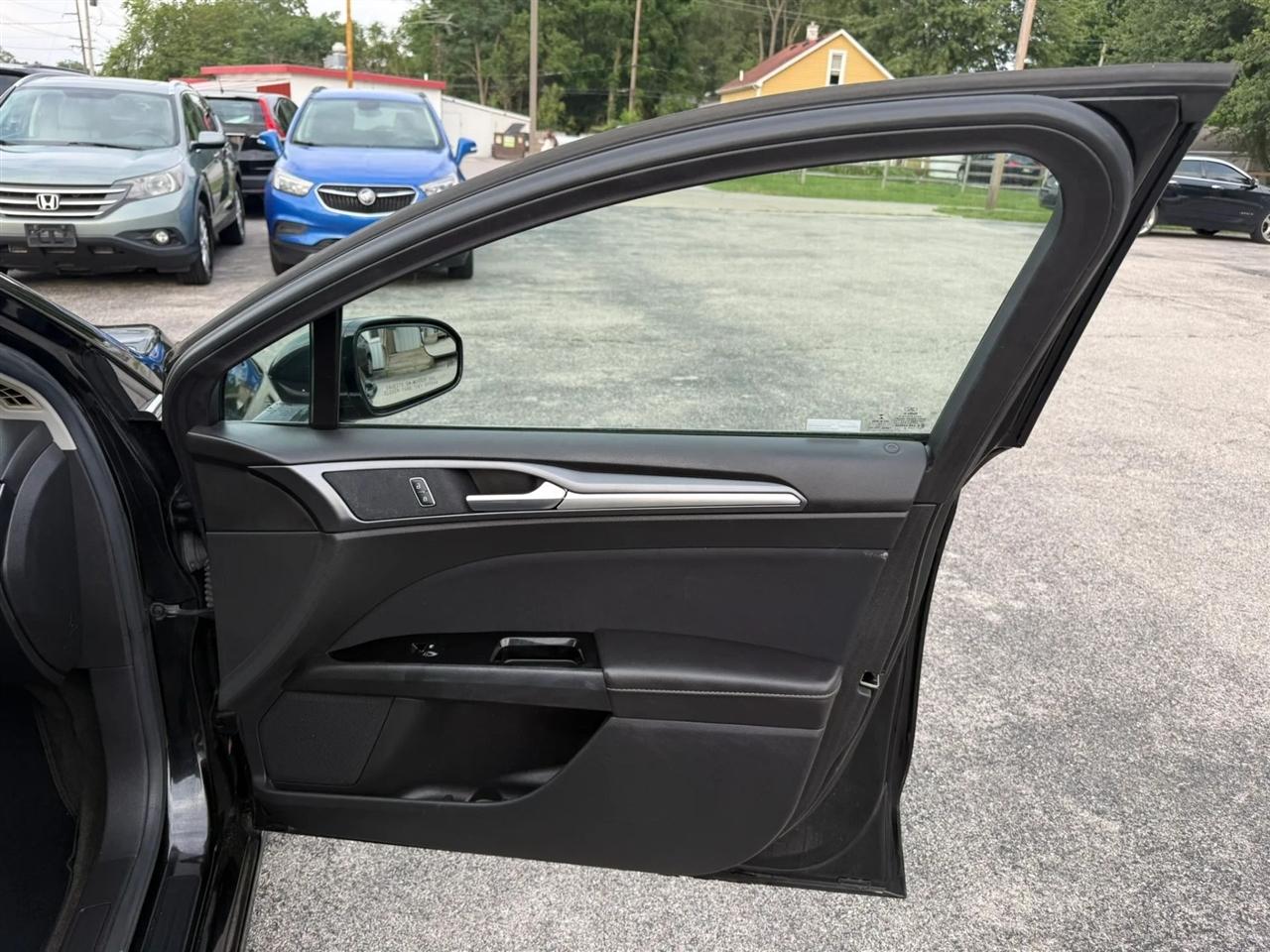 Ford Fusion SE 2015