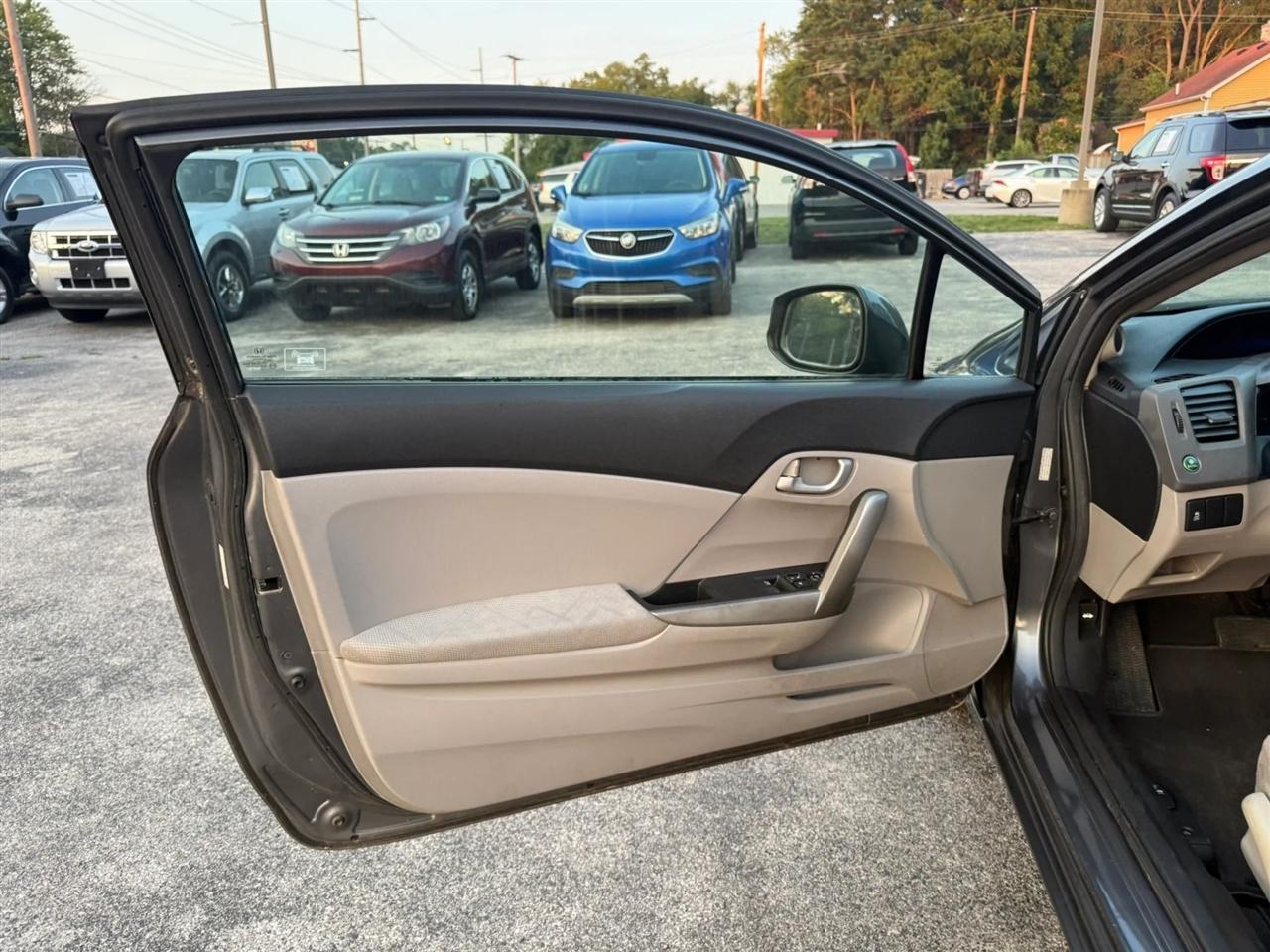 Honda Civic LX Coupe 5-Speed AT 2012