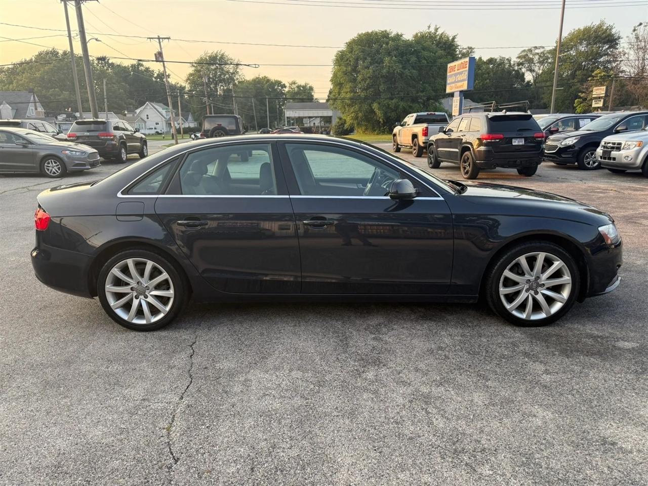 Audi A4 2.0T Sedan quattro Tiptronic 2013