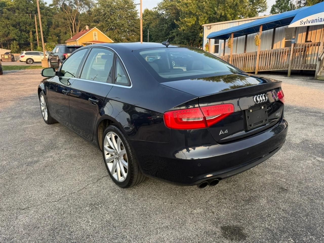 Audi A4 2.0T Sedan quattro Tiptronic 2013