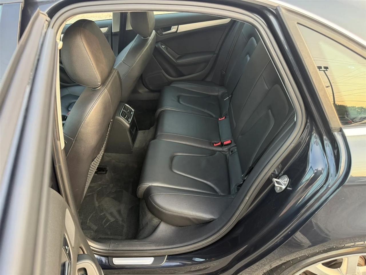 Audi A4 2.0T Sedan quattro Tiptronic 2013