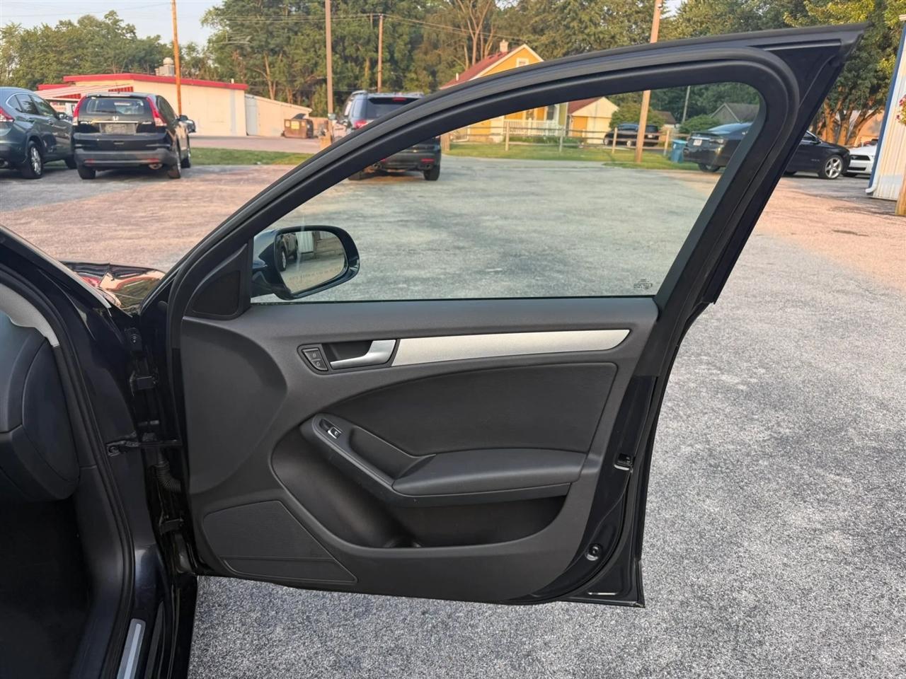 Audi A4 2.0T Sedan quattro Tiptronic 2013