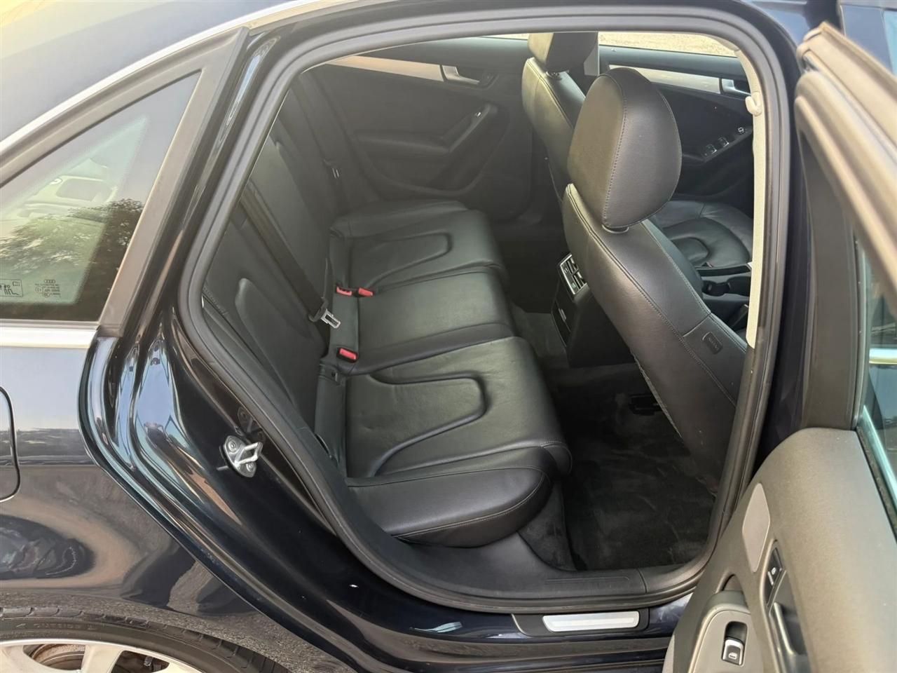 Audi A4 2.0T Sedan quattro Tiptronic 2013