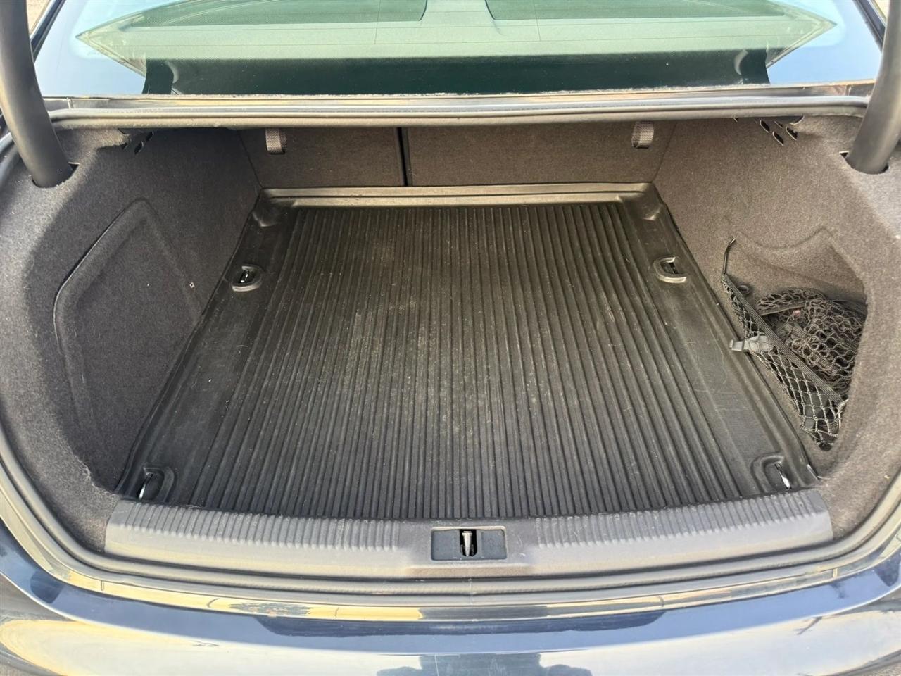 Audi A4 2.0T Sedan quattro Tiptronic 2013