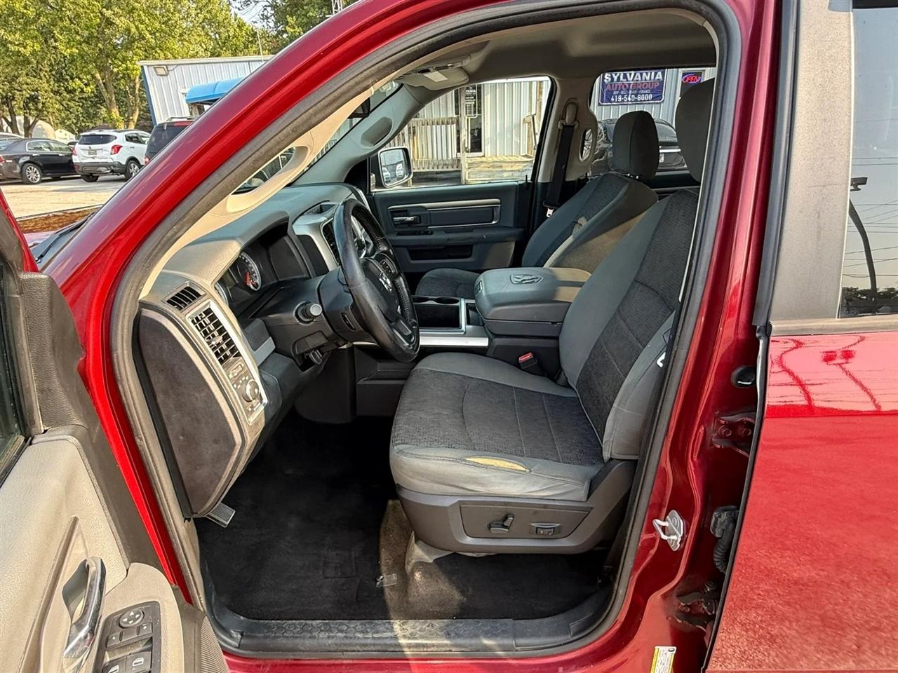 RAM 1500 SLT Crew Cab SWB 4WD 2014