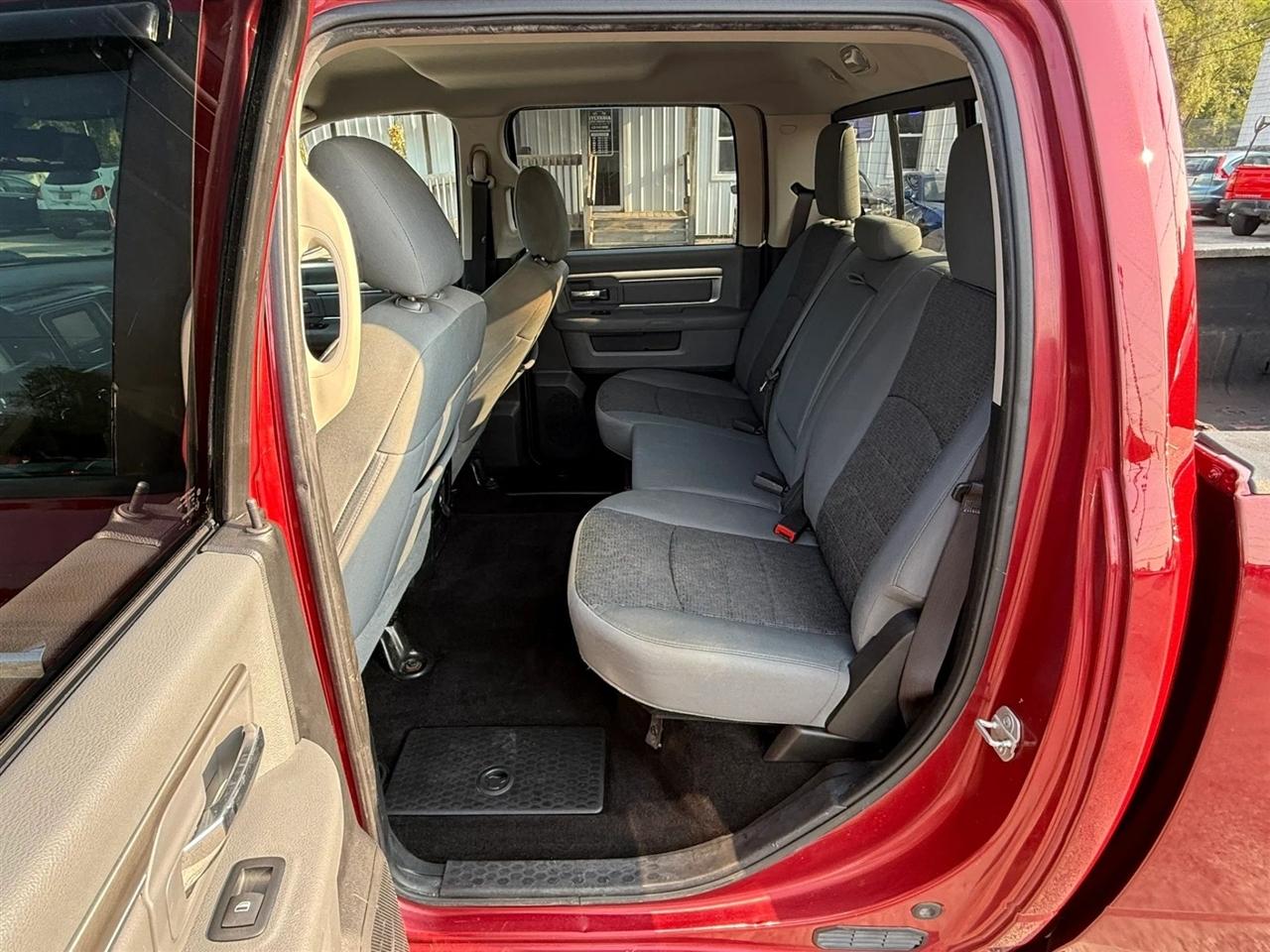 RAM 1500 SLT Crew Cab SWB 4WD 2014