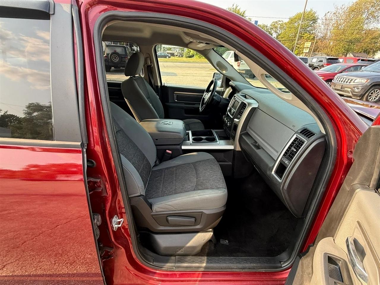 RAM 1500 SLT Crew Cab SWB 4WD 2014