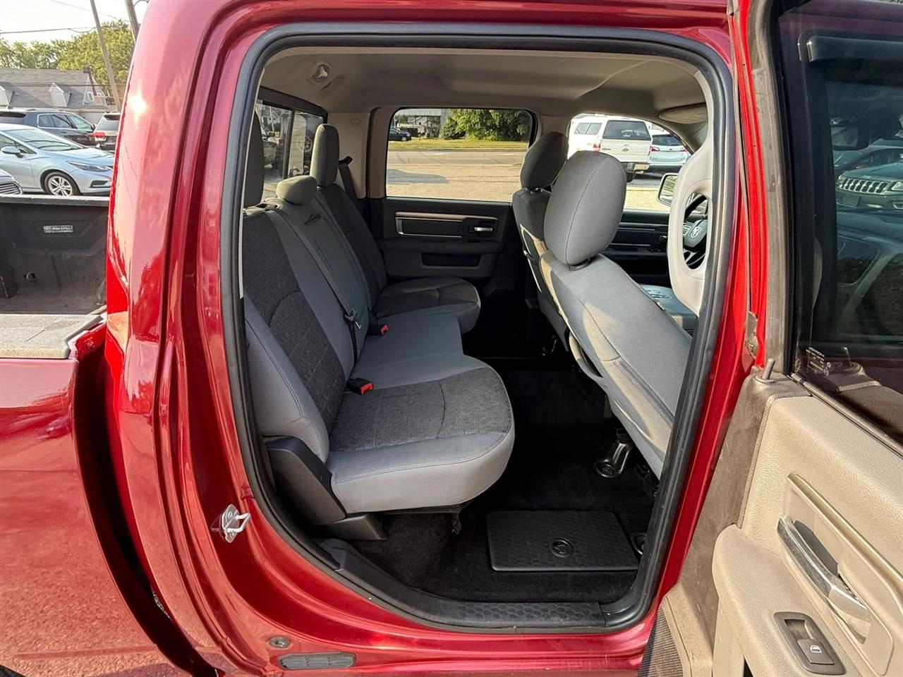 RAM 1500 SLT Crew Cab SWB 4WD 2014