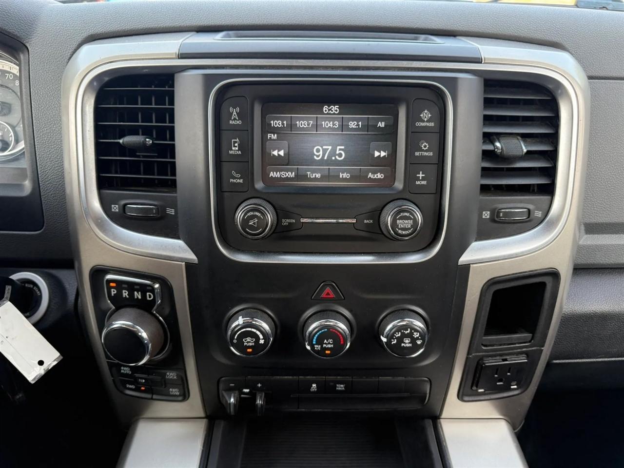 RAM 1500 SLT Crew Cab SWB 4WD 2014
