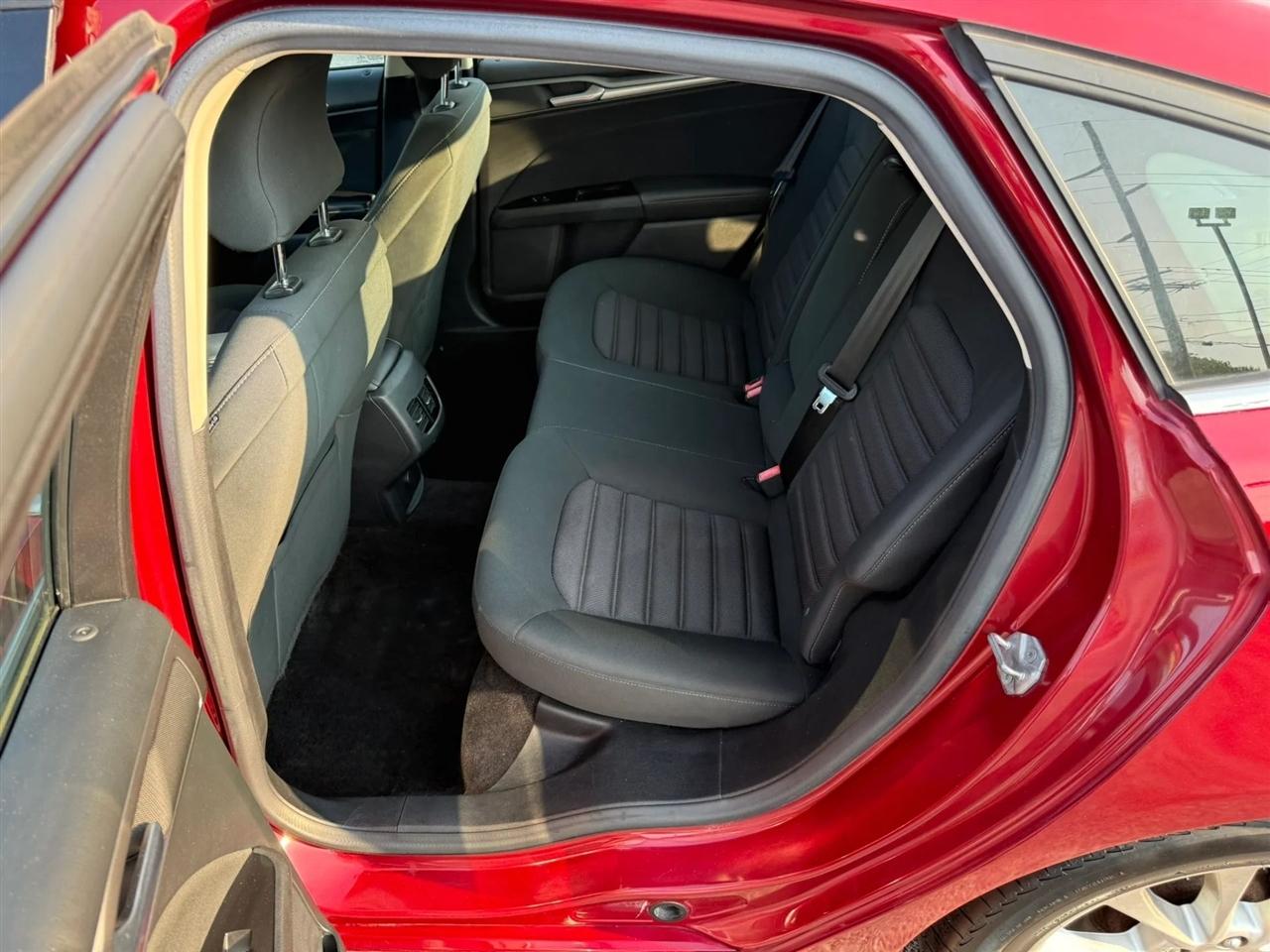 Ford Fusion SE 2017