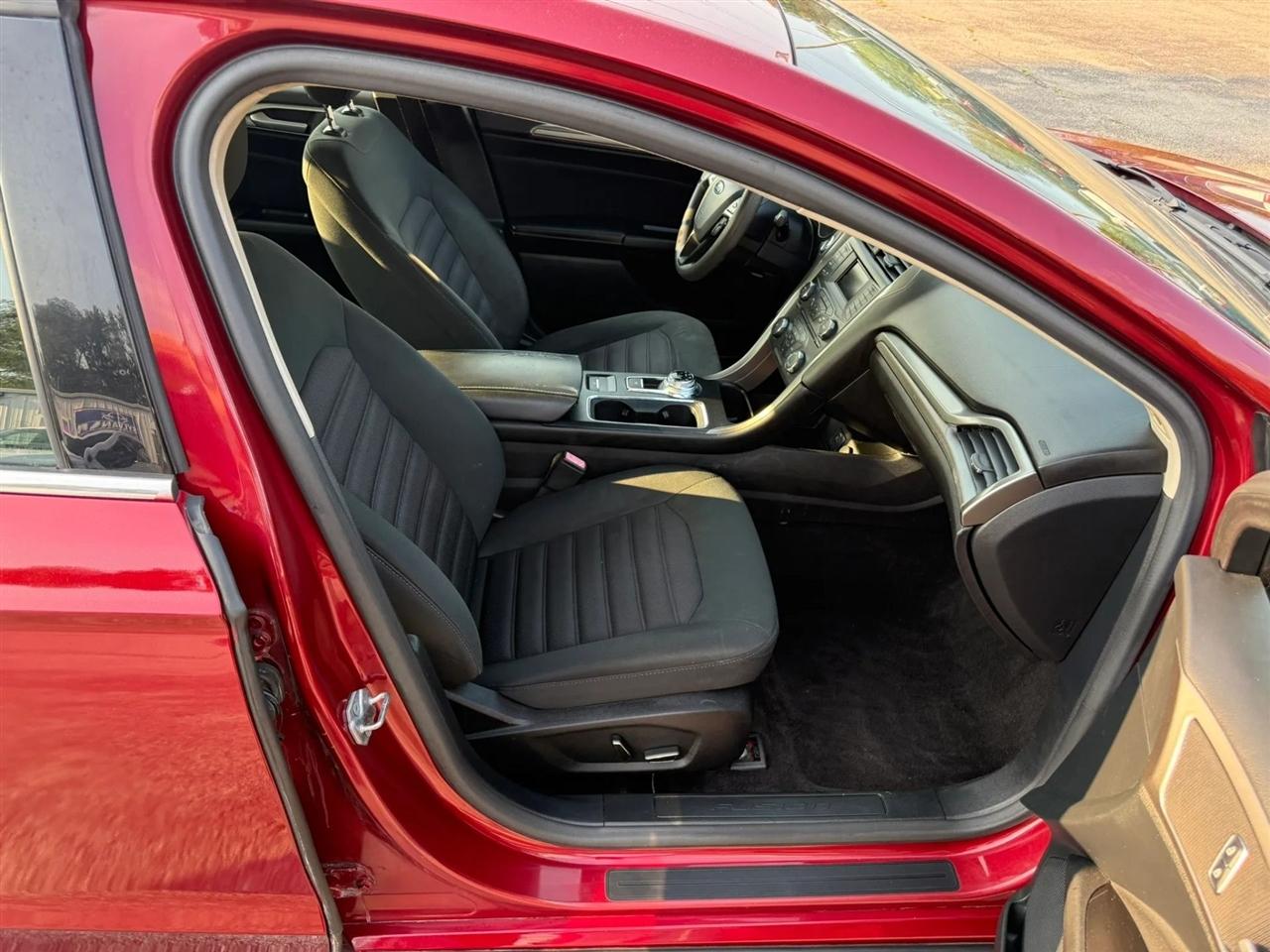 Ford Fusion SE 2017