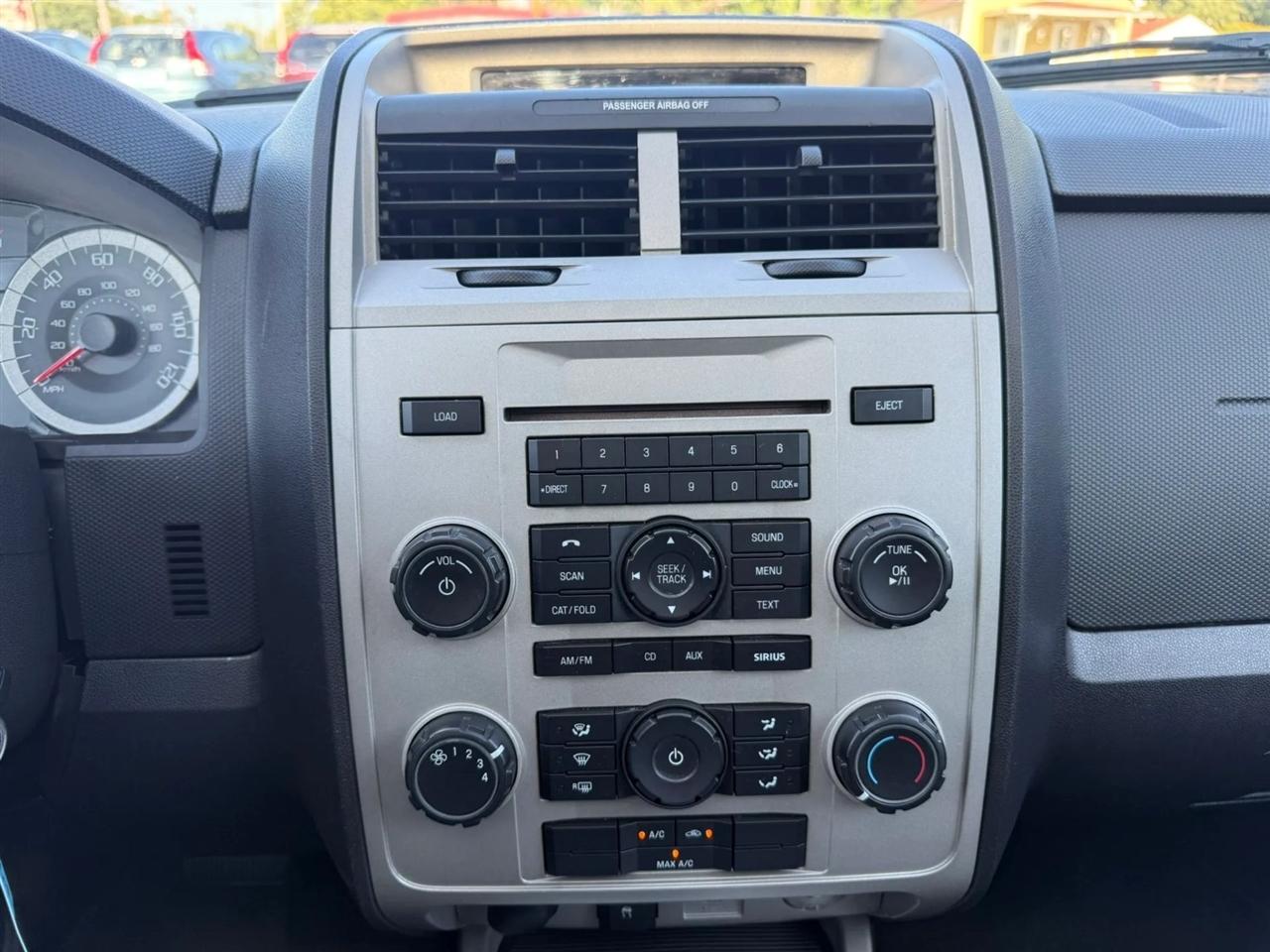 Ford Escape XLT FWD 2010