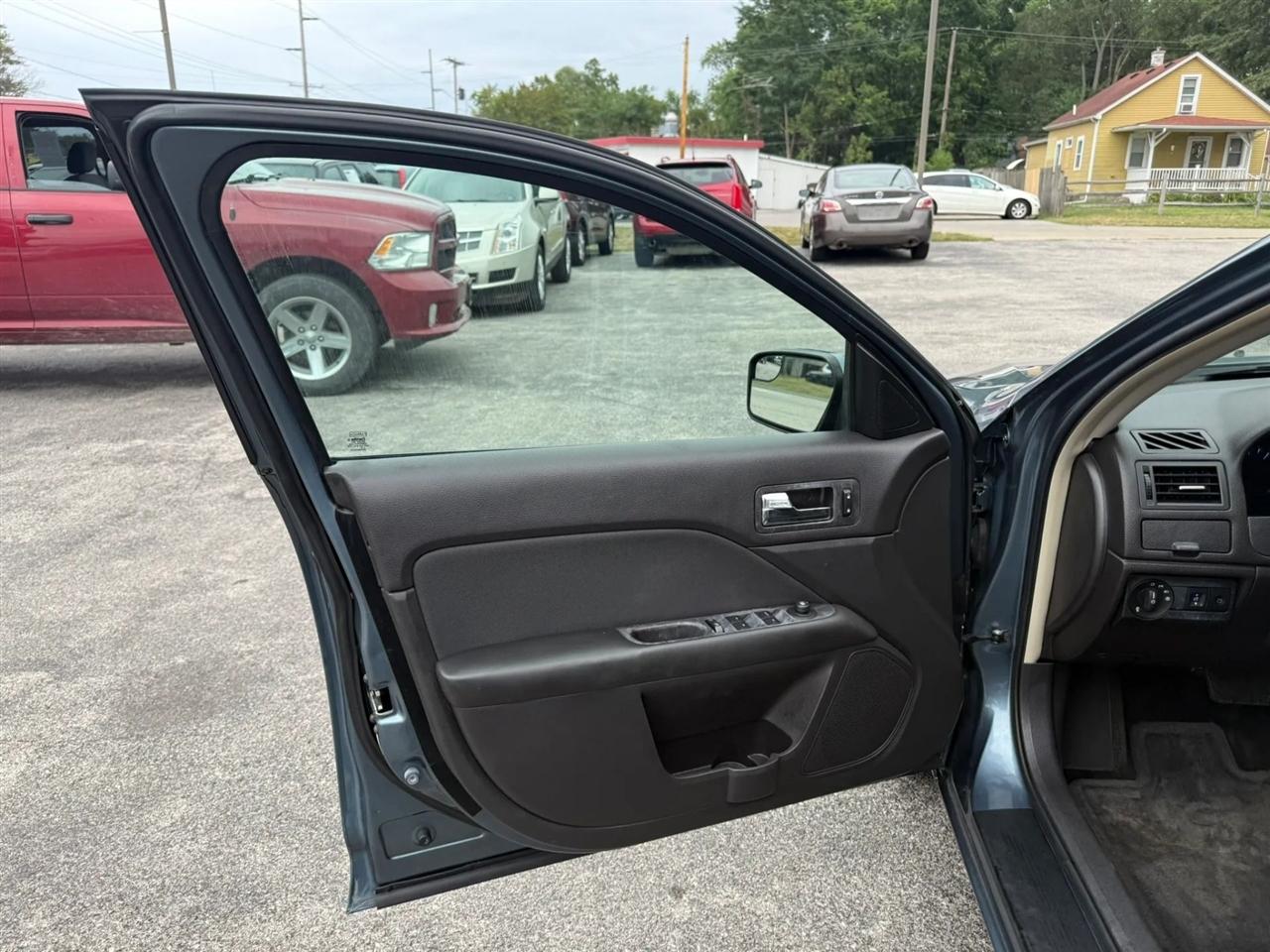 Ford Fusion I4 SE 2011