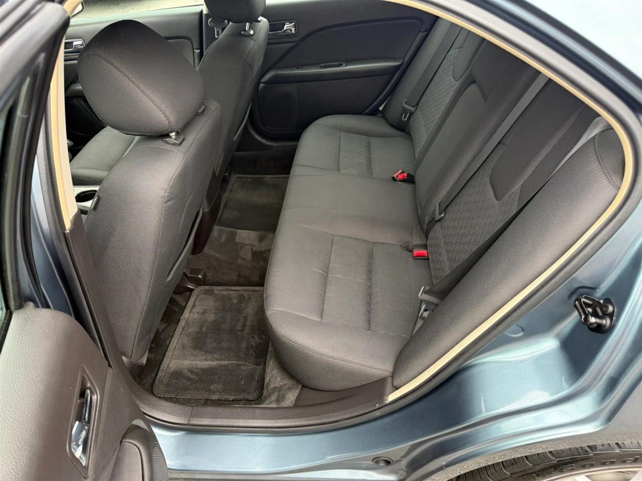 Ford Fusion I4 SE 2011