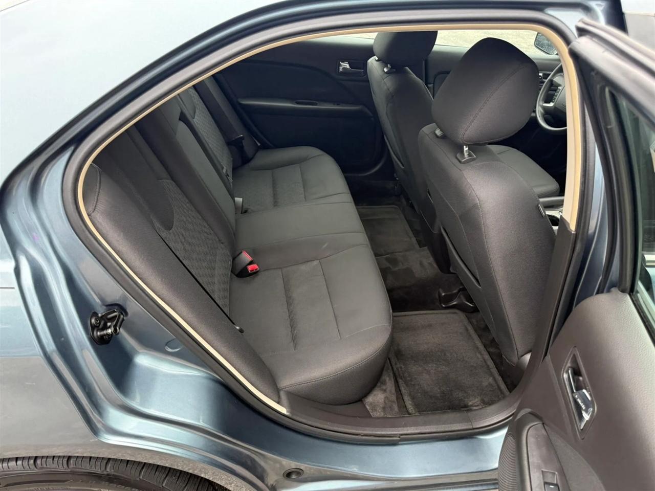 Ford Fusion I4 SE 2011