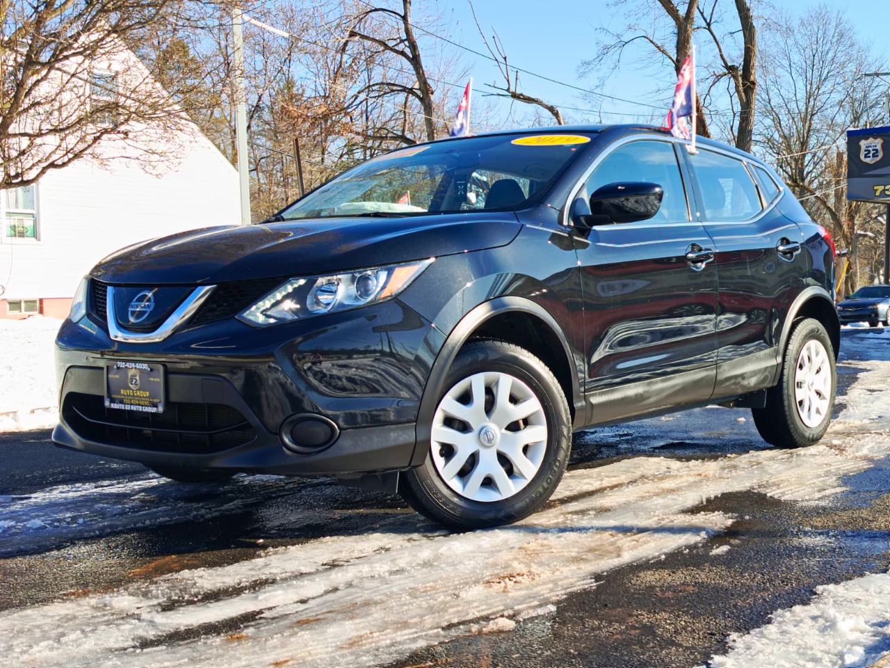 2019 Nissan Rogue Sport S's photo