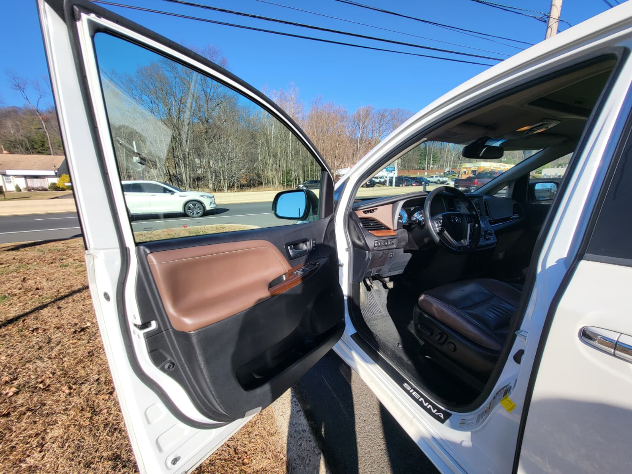 Toyota Sienna Limited Premium 7-Passenger 2017