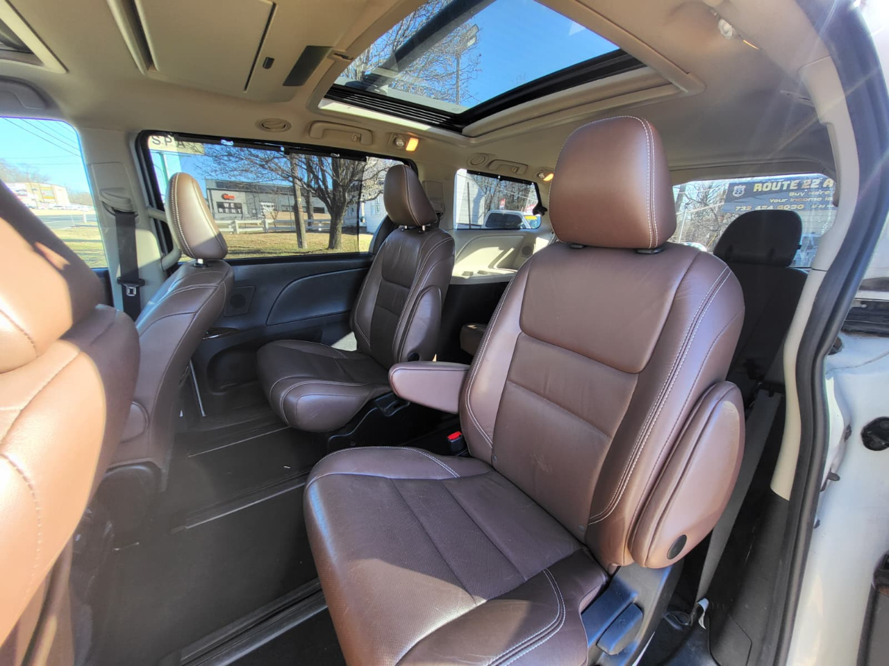 Toyota Sienna Limited Premium 7-Passenger 2017