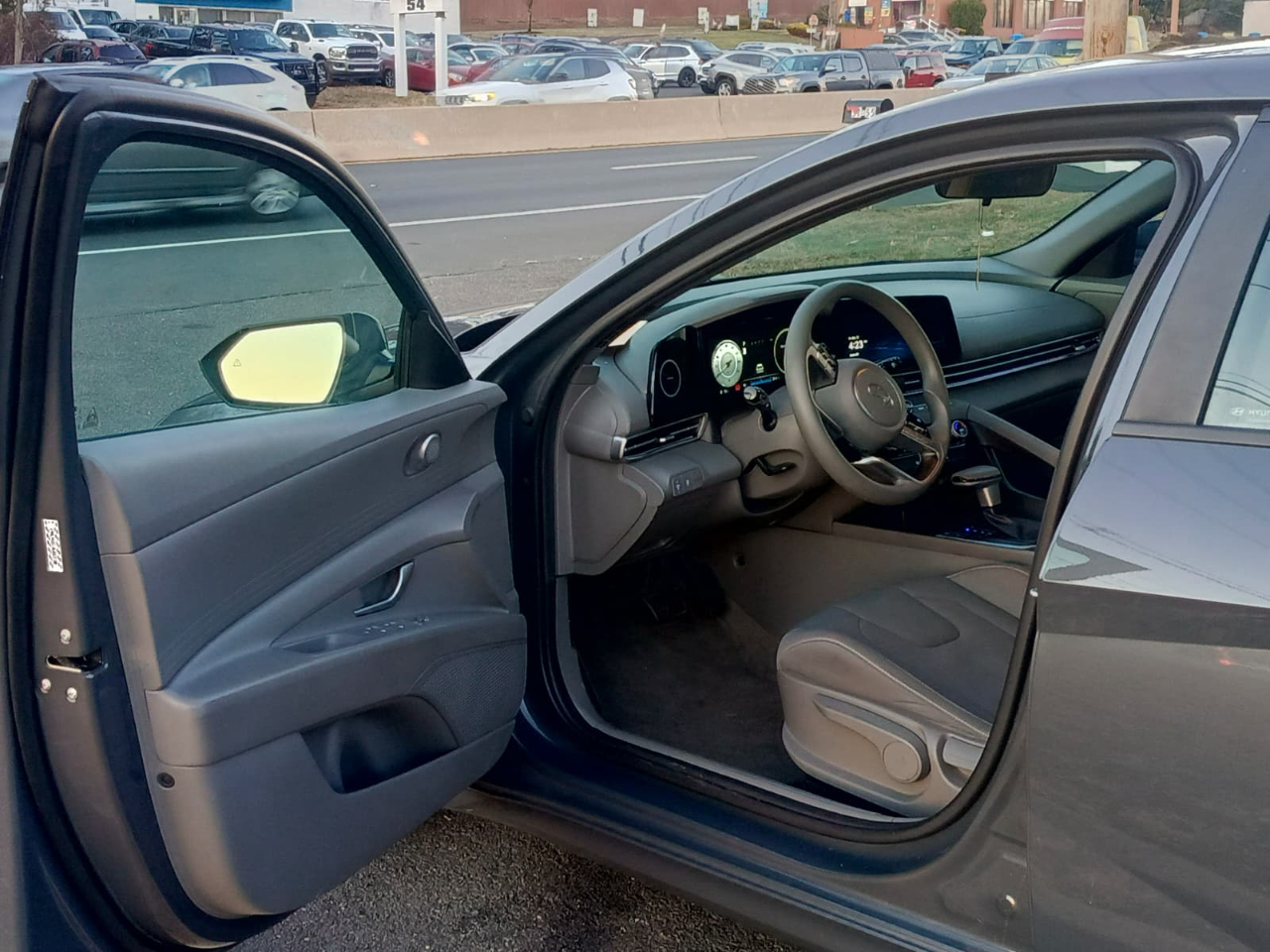 Hyundai Elantra SEL 2.0L Auto 2024