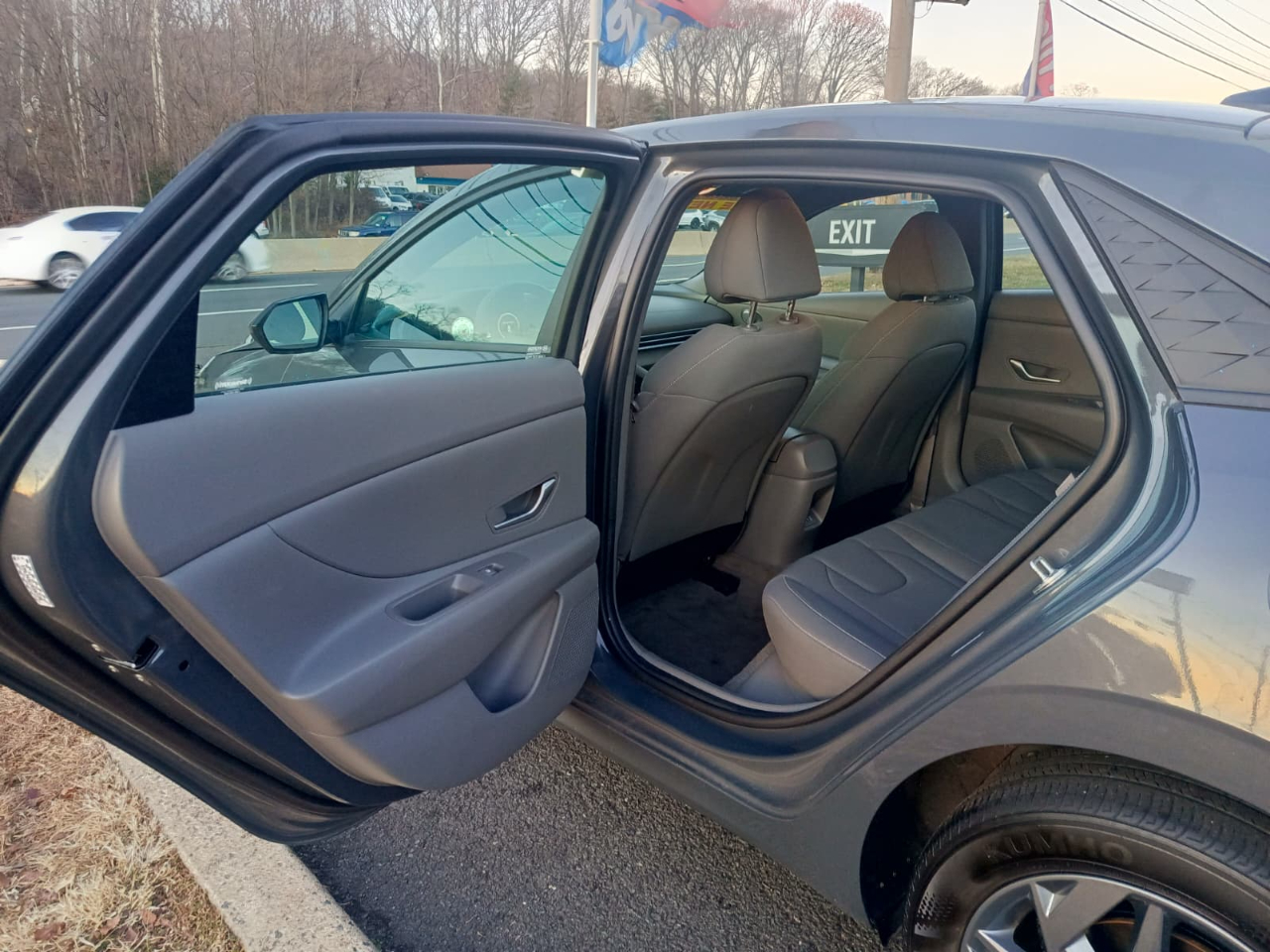 Hyundai Elantra SEL 2.0L Auto 2024