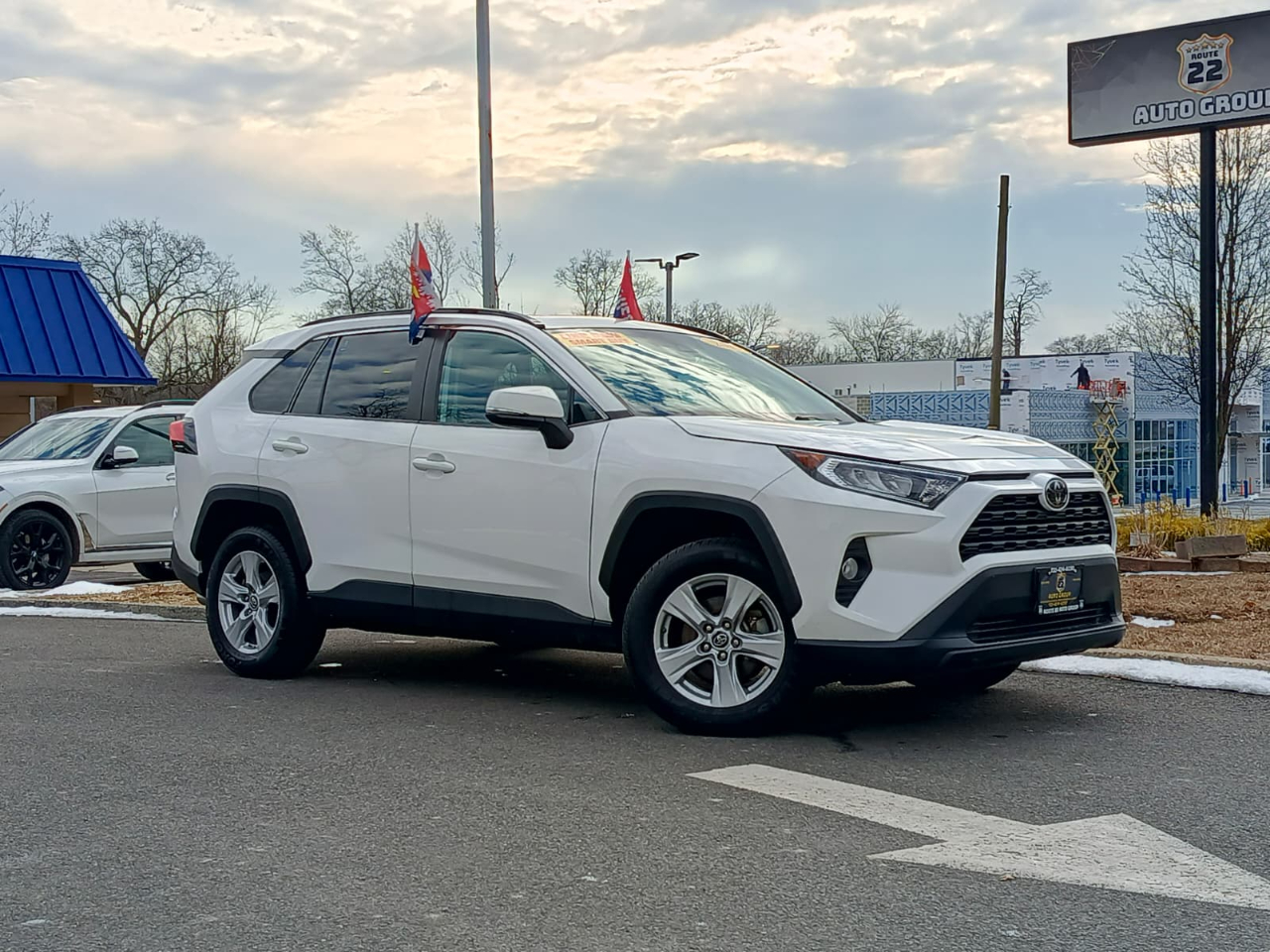 2019 Toyota RAV4 XLE's photo