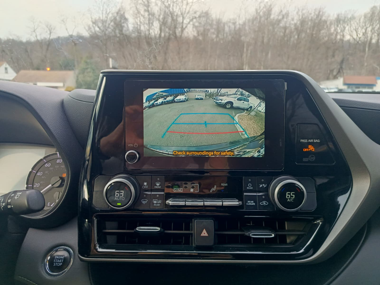 Toyota Highlander XLE 2023