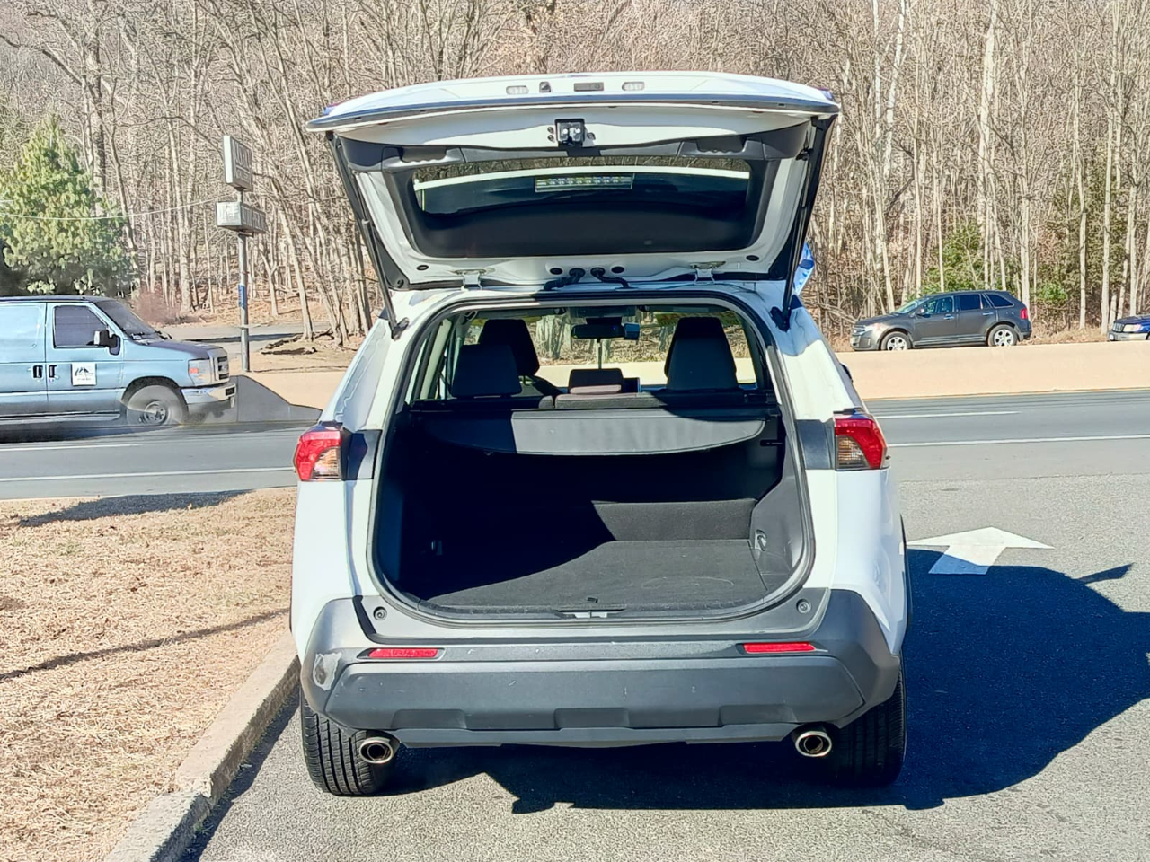 Toyota RAV4 XLE 4D SUV FWD 2023