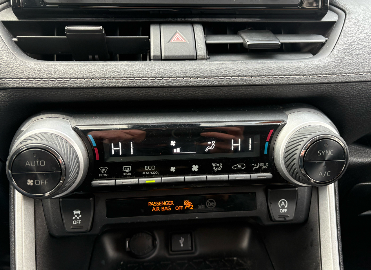 Toyota RAV4 XLE 2021