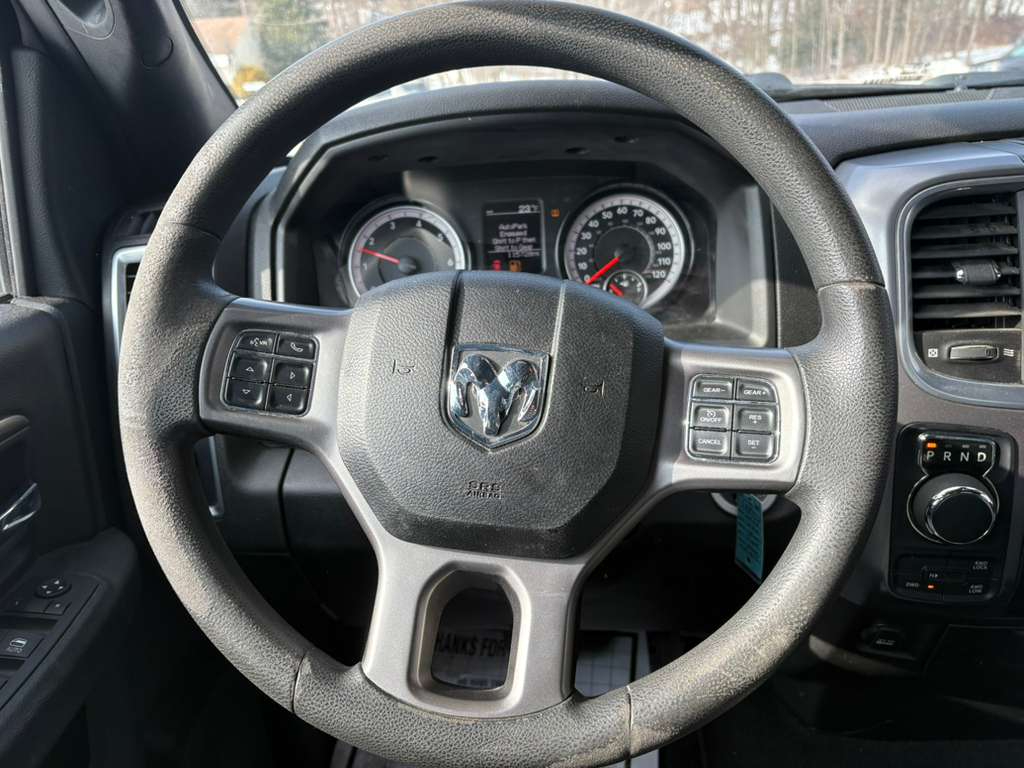 RAM 1500 SLT Quad Cab 4WD 2023