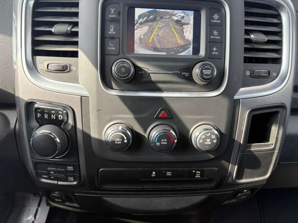 RAM 1500 SLT Quad Cab 4WD 2023