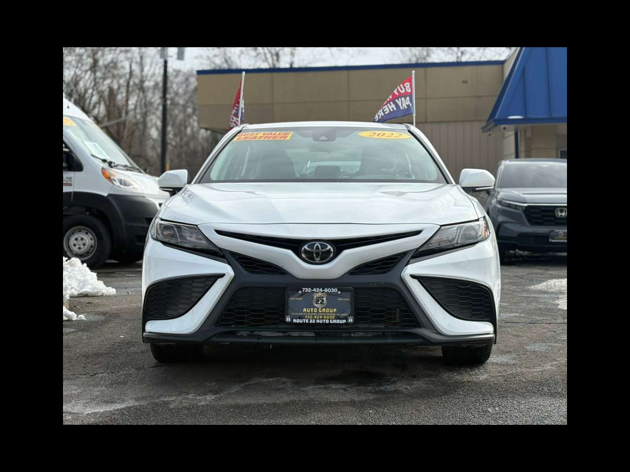 Toyota Camry SE 2022