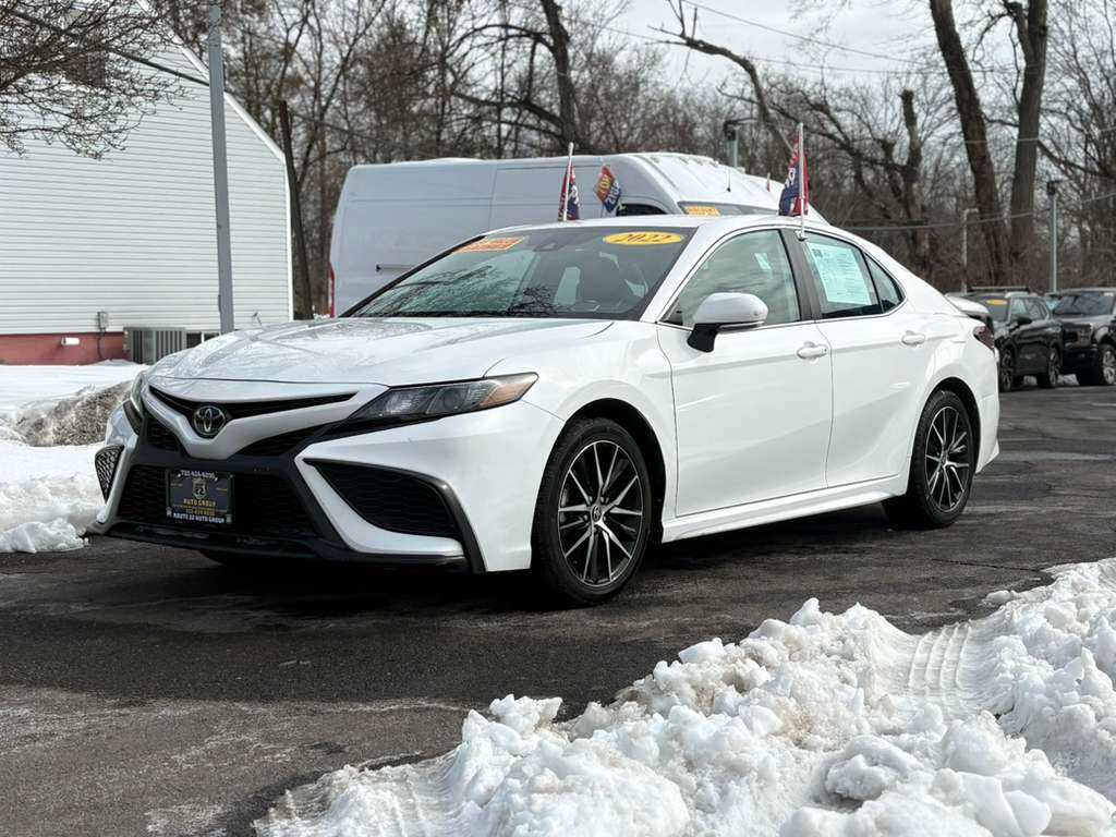 Toyota Camry SE 2022