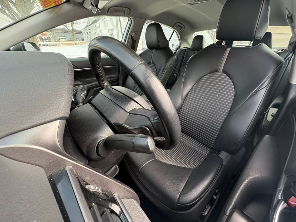 Toyota Camry SE 2022